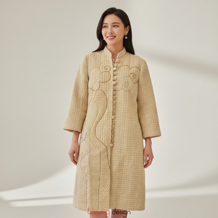 Áo chần bông đũi lụa tơ tằm dáng dài thêu vân mây be